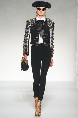 moschino___pasarela_430090392_320x480
