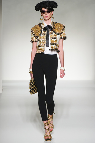 moschino___pasarela_518061834_320x480
