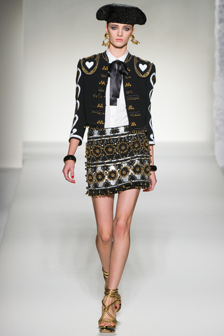 moschino___pasarela_64188165_320x480