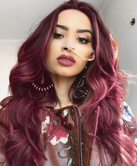 Muere la influencer Nara Almeida