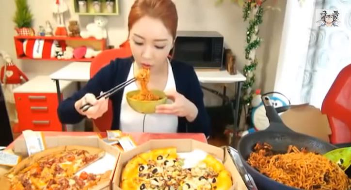 muk-bang, moda de exhibirse comiendo