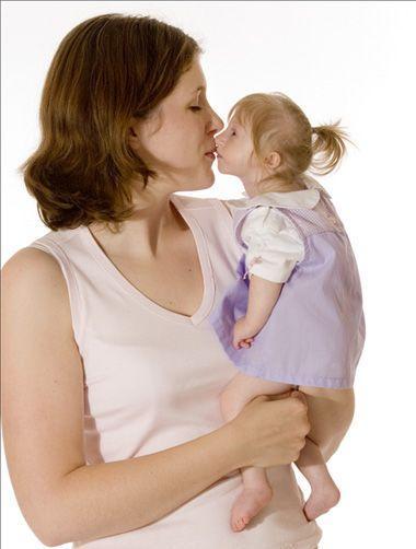 Kenadie, la niña más pequeña del mundo