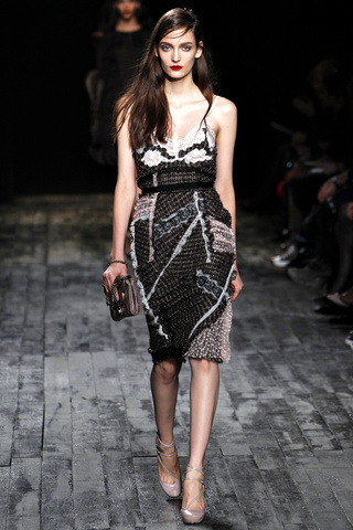 nina_ricci___pasarela__412877417_320x480