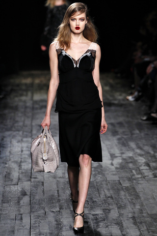 nina_ricci___pasarela__557945961_320x480