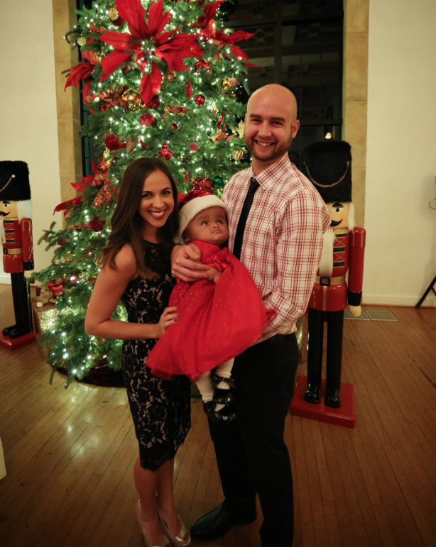 Niña rescatada de la basura en Haití