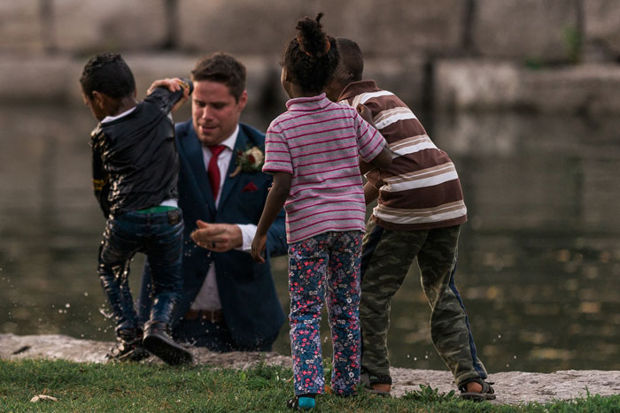 Novio salva a un niño el día de su boda 
