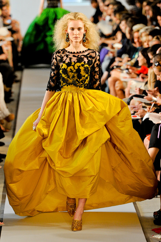 oscar_de_la_renta___pasarela_792336586_320x480