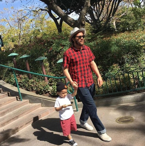 Padres macizos en Disneyland