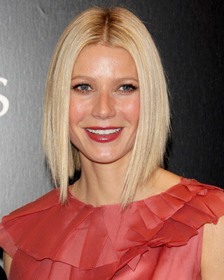 Famosas con peinado alisado 