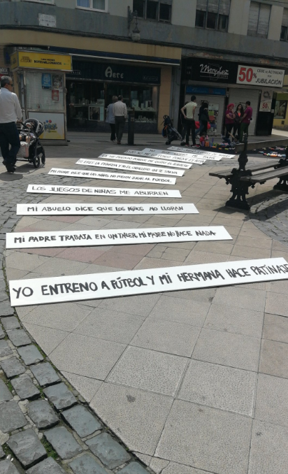 Deconstrucción: performance en Torrelavega contra el machismo