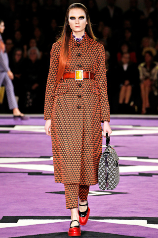 prada___pasarela_13675751_320x480