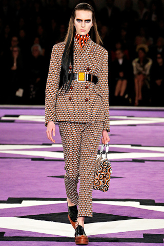 prada___pasarela_80590800_320x480