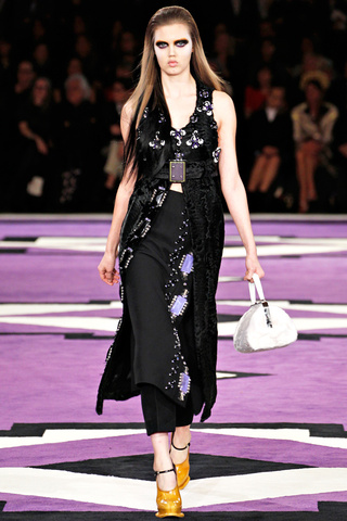 prada___pasarela_993964114_320x480