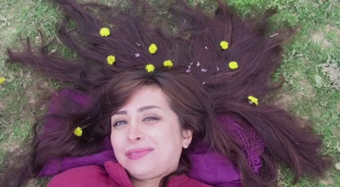 Mujeres de Irán protestan por la ley del velo obligatorio