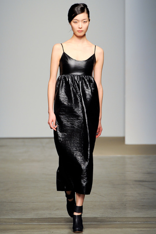 rachel_comey___pasarela_436135349_320x480