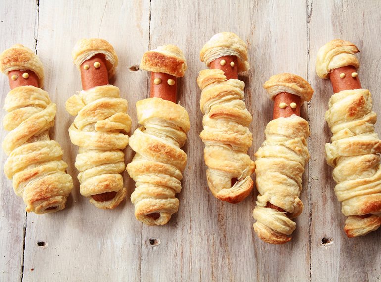 Momias de salchicha para Halloween