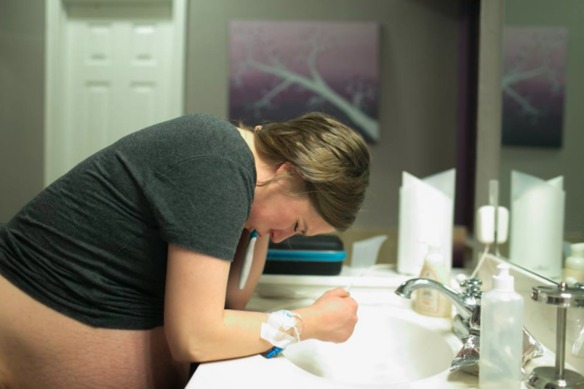 Emotivo reportaje de un parto natural de gemelos