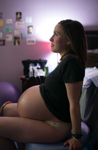 Emotivo reportaje de un parto natural de gemelos