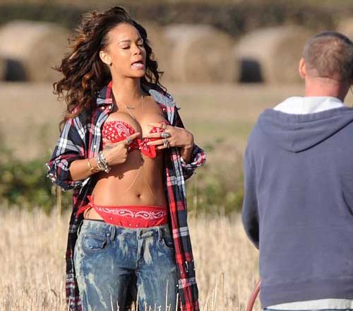 rihanna-3