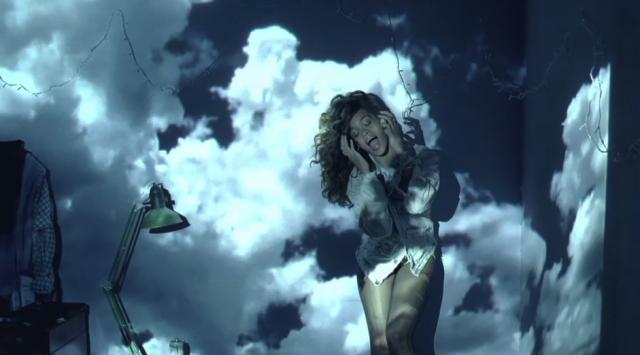 rihanna-12