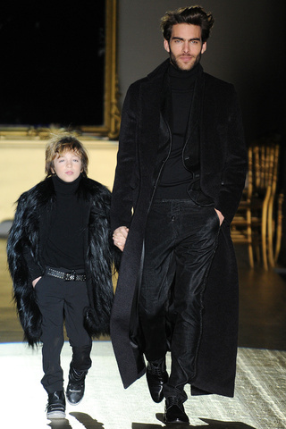 roberto_verino___pasarela_263193266_320x480