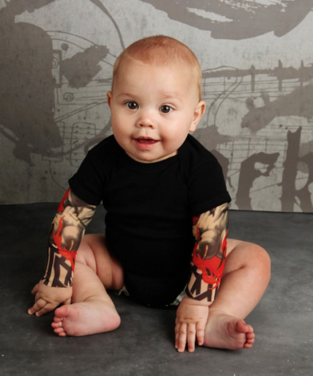 Ropa de tatuajes para bebés