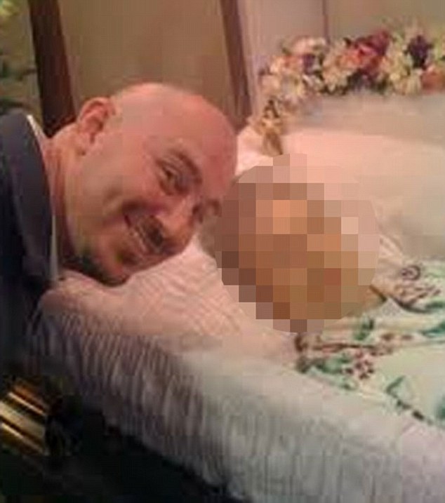 Concurso de selfies con muertos