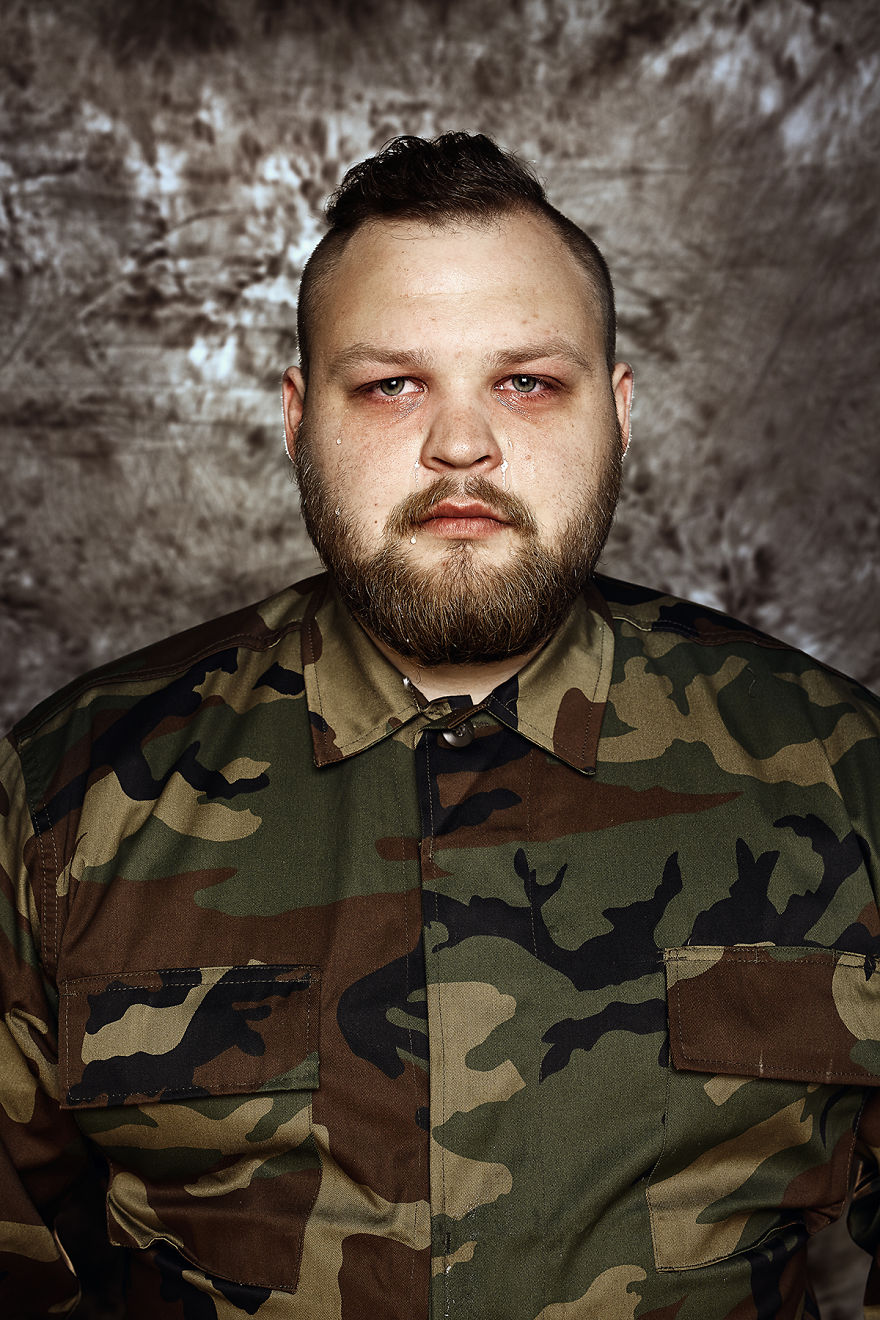 Militares lituanos llorando 