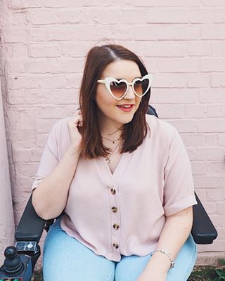 Sophie Bradbury-Cox, bloguera en silla de ruedas