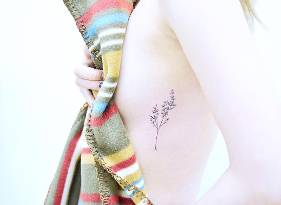 Tatuajes junto al pecho