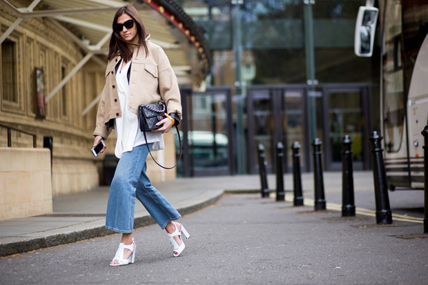 Tendencia cropped flare jeans