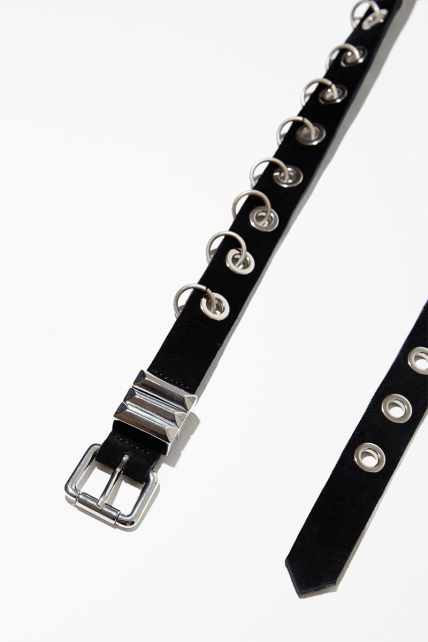 Tendencia piercings en la ropa