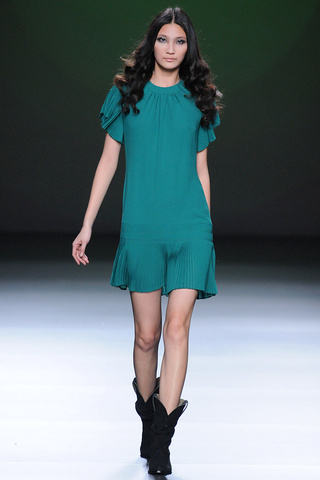 teresa_helbig___pasarela_749275357_320x480