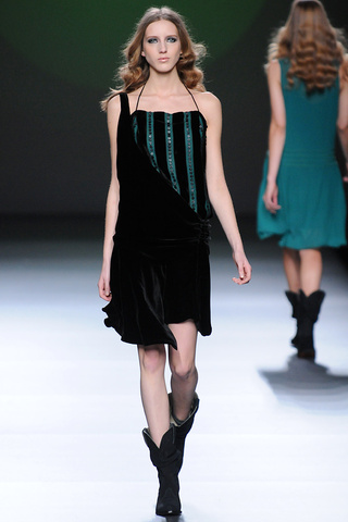 teresa_helbig___pasarela_804937592_320x480