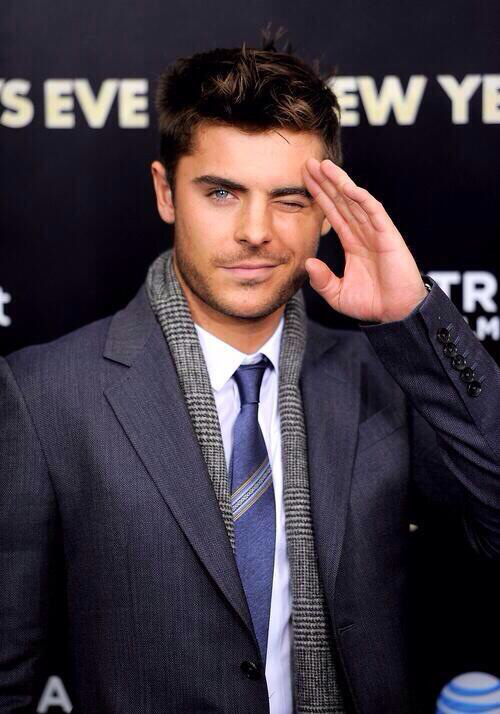 Tíos buenos con traje y corbata 