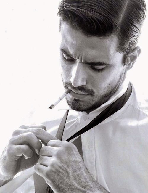 Tíos buenos con traje y corbata 