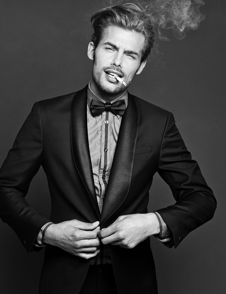 Tíos buenos con traje y corbata 