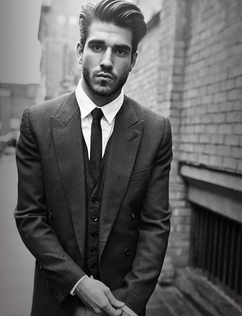 Tíos buenos con traje y corbata 