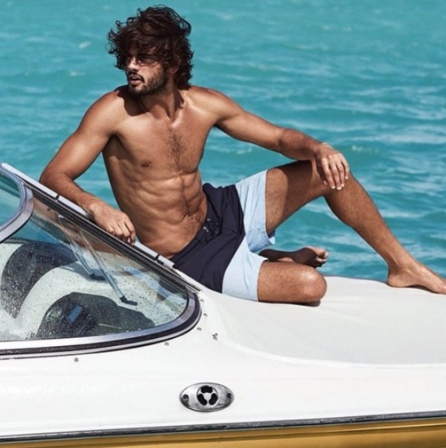 Tíos buenos en la playa