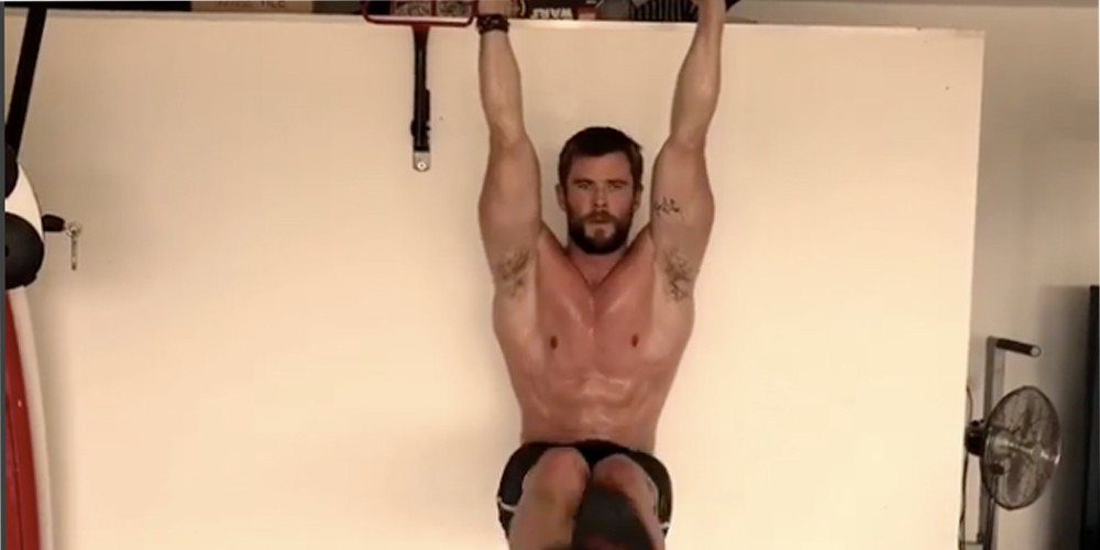 Tíos buenos haciendo deporte 