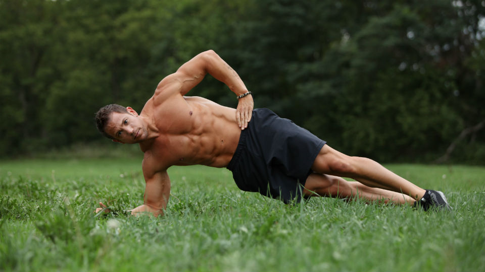 Tíos buenos haciendo deporte 