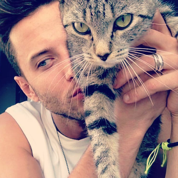 Tíos buenos y gatitos