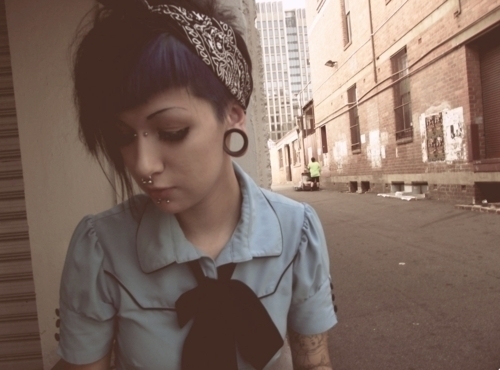 Chicas con dilataciones de lóbulo