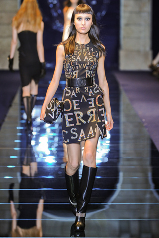 versace___pasarela_10454258_320x480