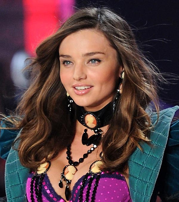 132073985JN044_2011_Victori