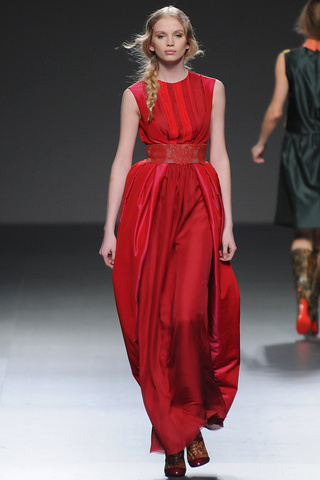 victorio___lucchino___pasarela_851655657_320x480