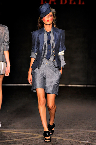 vivienne_westwood_red_label___pasarela_113039765_320x480