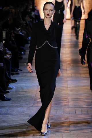 yves_saint_laurent___pasarela_318224801_320x480