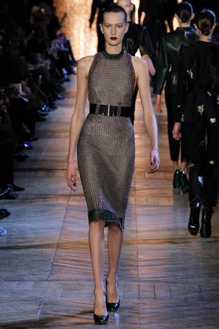 yves_saint_laurent___pasarela_752189157_320x480