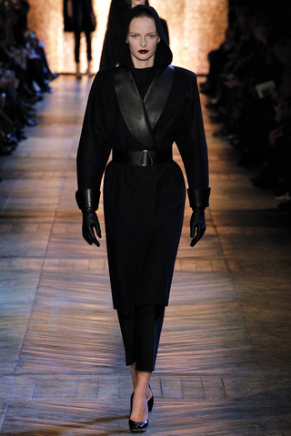 yves_saint_laurent___pasarela_847515260_320x480
